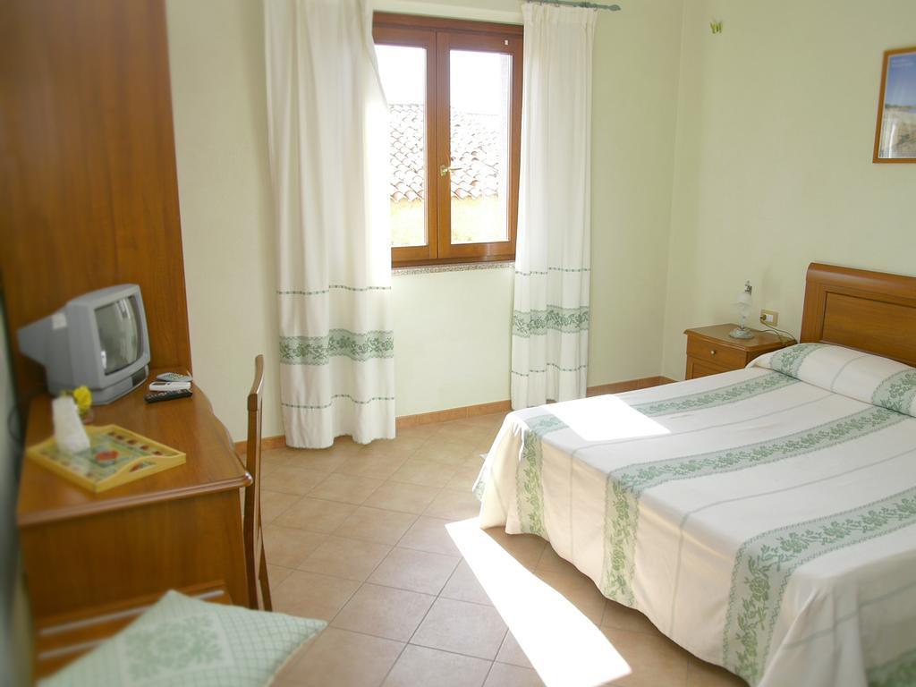 Hotel Da Paolino Trinità dʼAgultu المظهر الخارجي الصورة